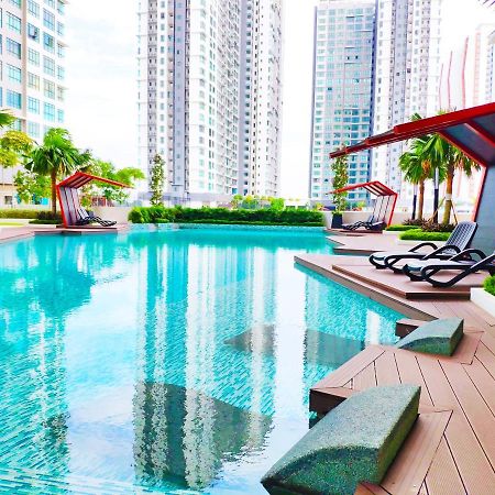 Netflix# Conezion Ioi Resort City By Salaam Suites Putrajaya Kültér fotó