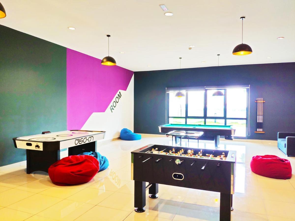 Netflix# Conezion Ioi Resort City By Salaam Suites Putrajaya Kültér fotó