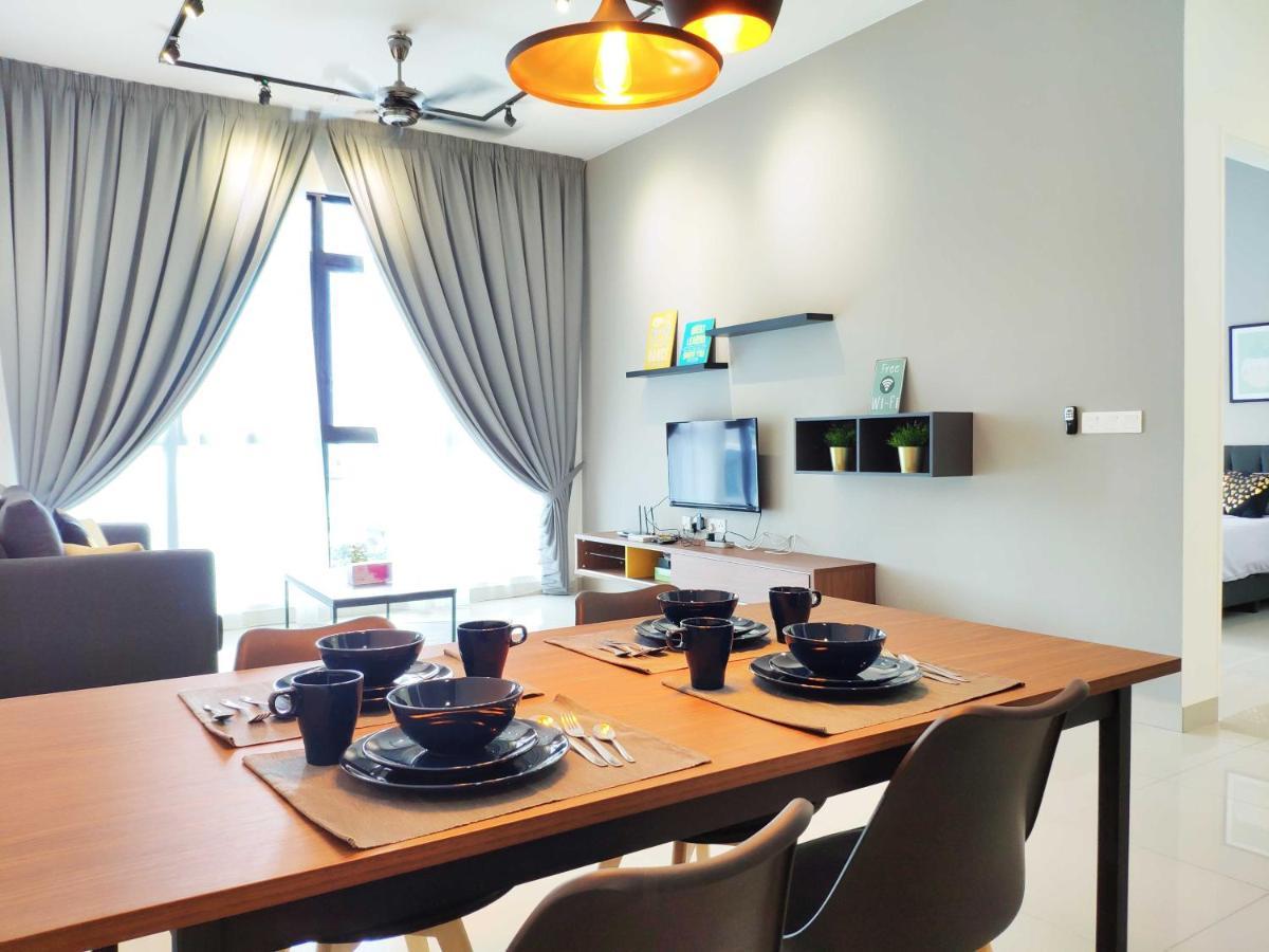 Netflix# Conezion Ioi Resort City By Salaam Suites Putrajaya Kültér fotó