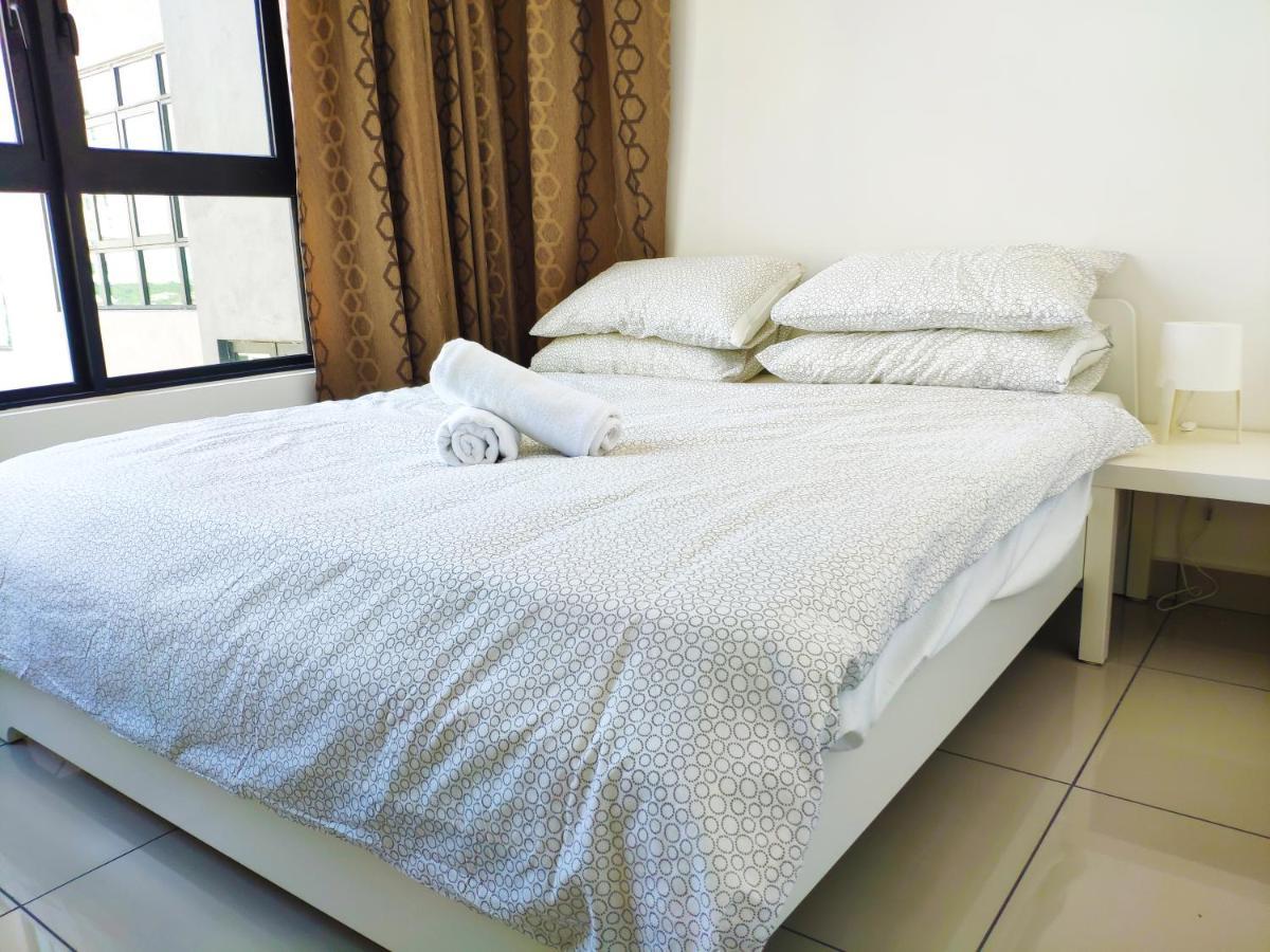 Netflix# Conezion Ioi Resort City By Salaam Suites Putrajaya Kültér fotó