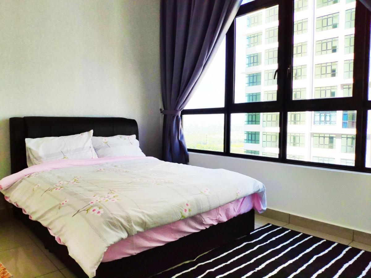 Netflix# Conezion Ioi Resort City By Salaam Suites Putrajaya Kültér fotó