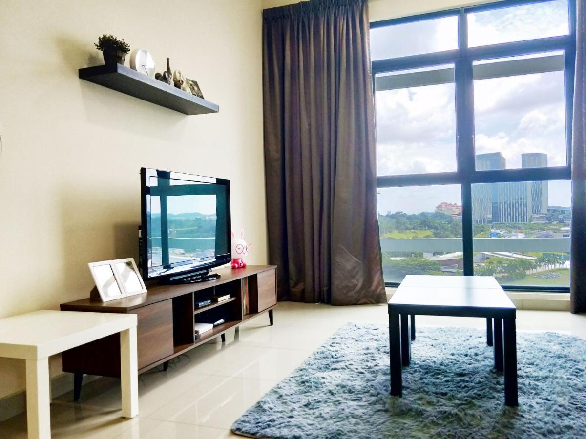 Netflix# Conezion Ioi Resort City By Salaam Suites Putrajaya Kültér fotó