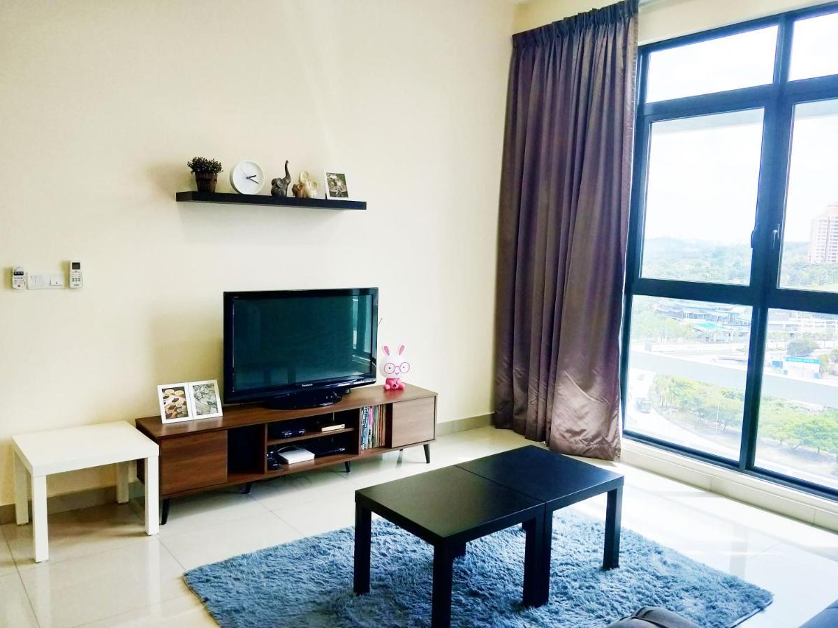 Netflix# Conezion Ioi Resort City By Salaam Suites Putrajaya Kültér fotó
